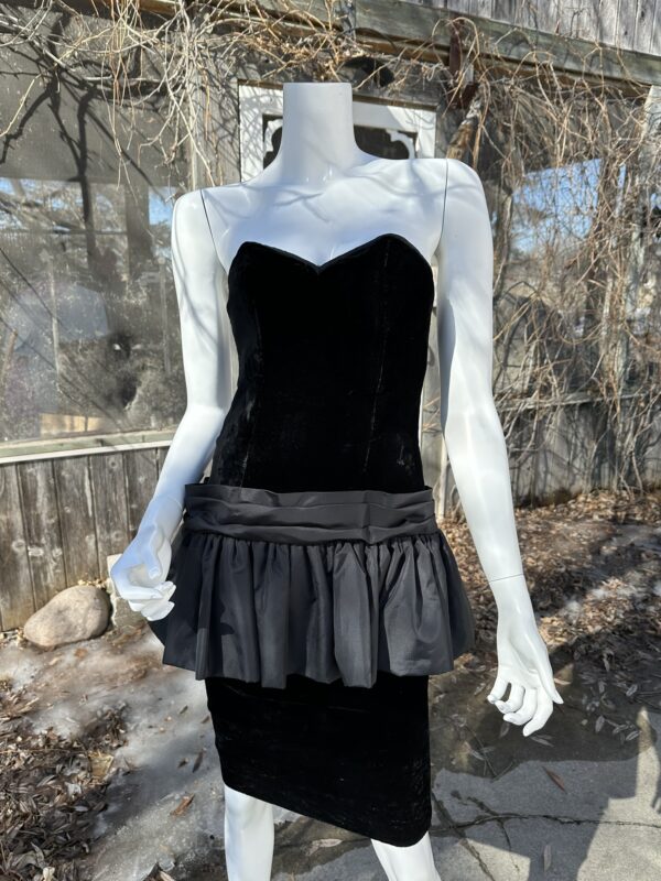 Vintage | 80s Wayne Clarke Black Velvet Strapless Dress Peplum Cocktail Wiggle Taffetta Sz 8 - Image 3