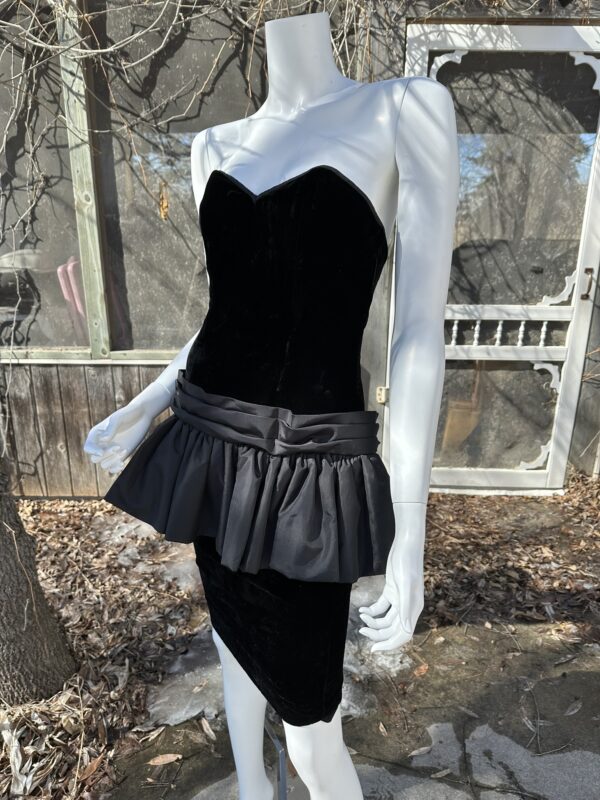 Vintage | 80s Wayne Clarke Black Velvet Strapless Dress Peplum Cocktail Wiggle Taffetta Sz 8